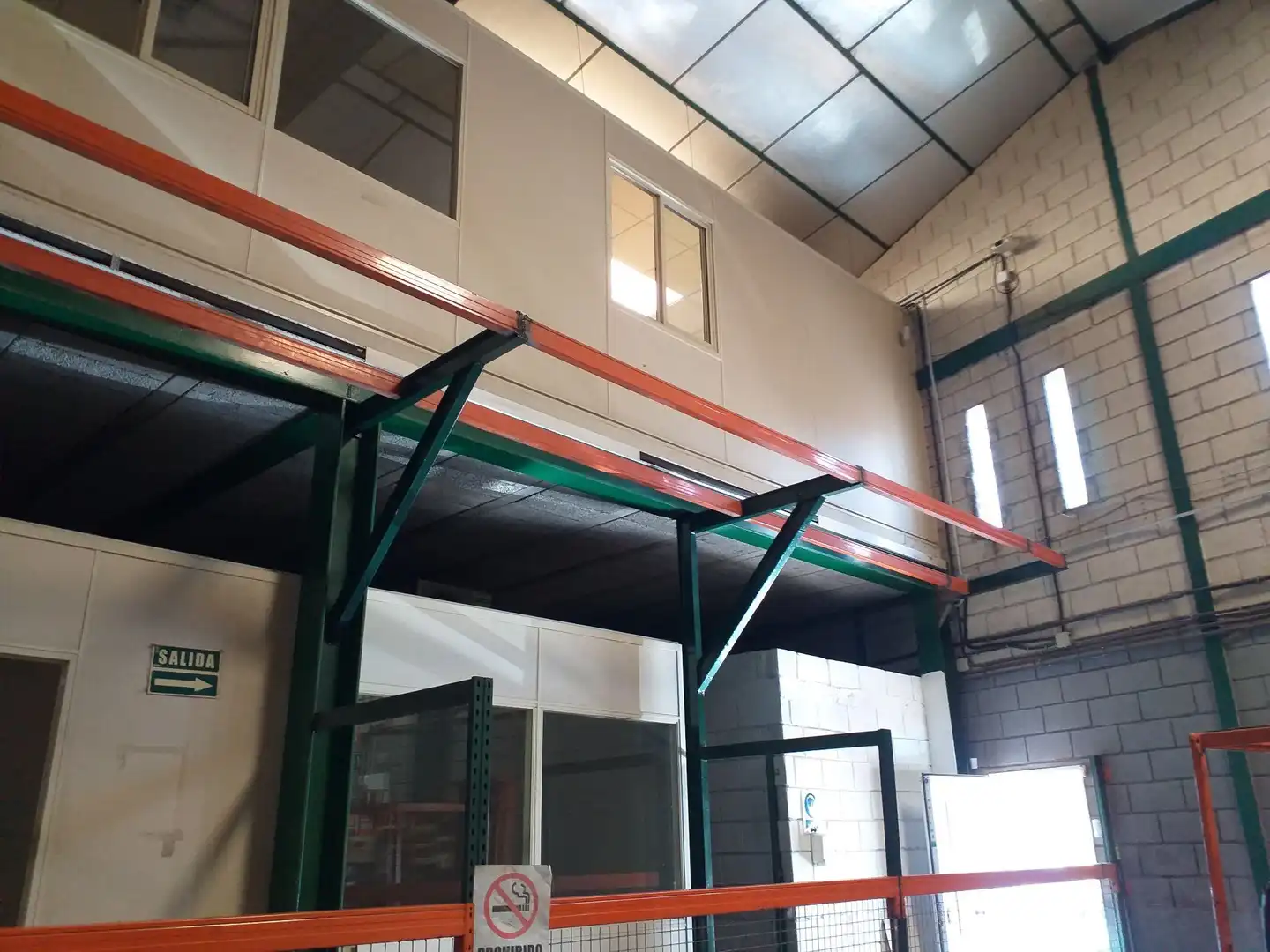 Außenansicht von Fabrikhallen zur Miete in Santa Cruz de Tenerife