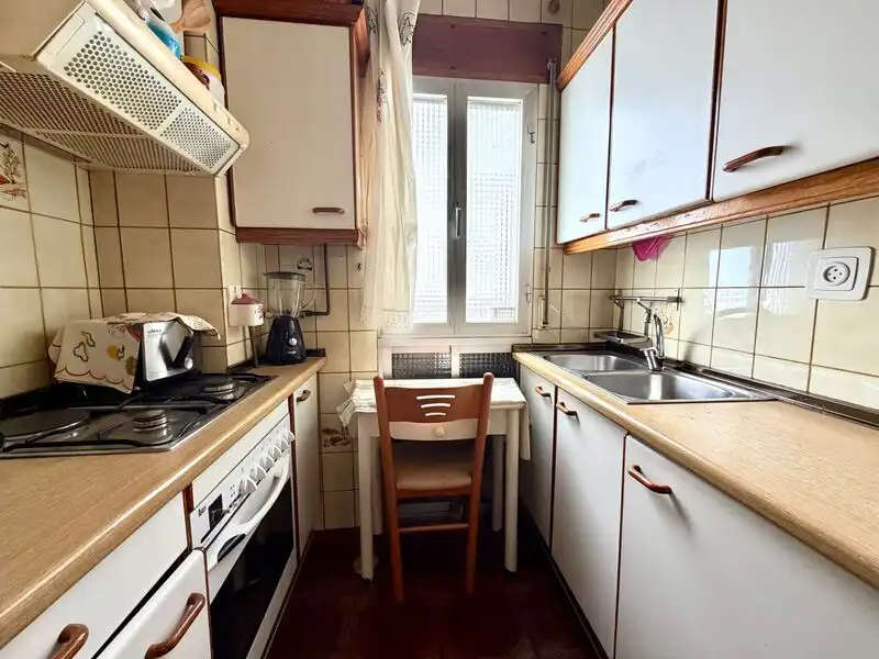 Cuina de Pis en venda en Madrid amb Calefacció i Moblat