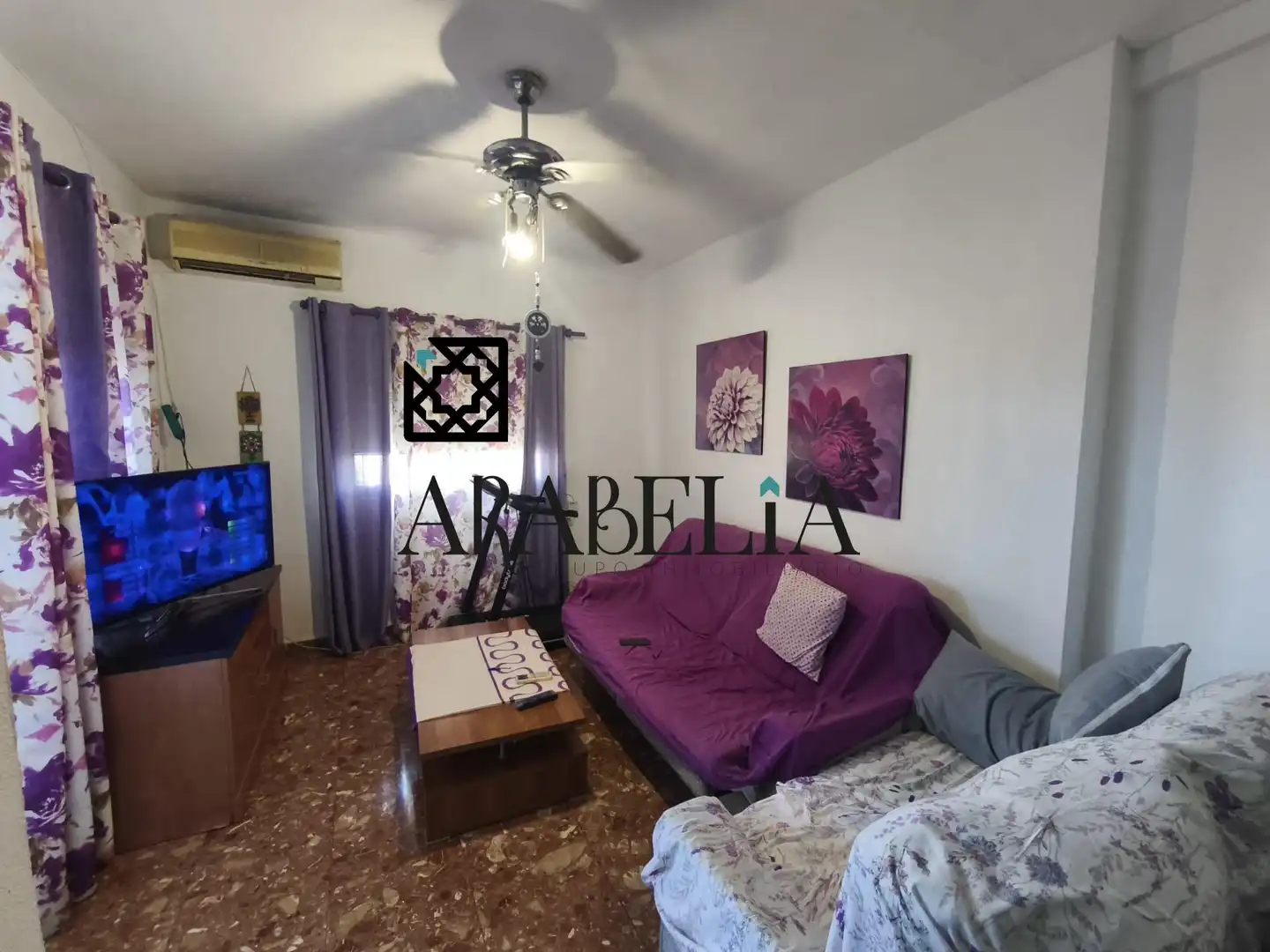 Sala d'estar de Àtic en venda en Córdoba amb Aire condicionat, Terrassa i Traster