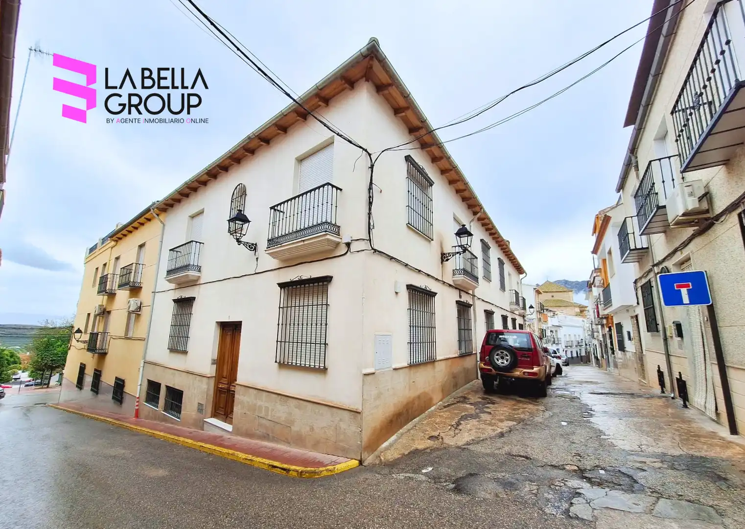 Casa bifamiliare con terrazza in vendita a Calle Alcázar