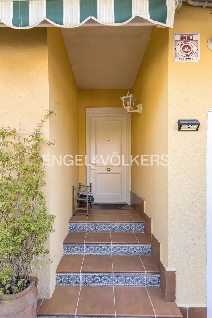 Haus oder Chalet zum Verkauf in Madrid mit Klimaanlage, Heizung und Privatgarten