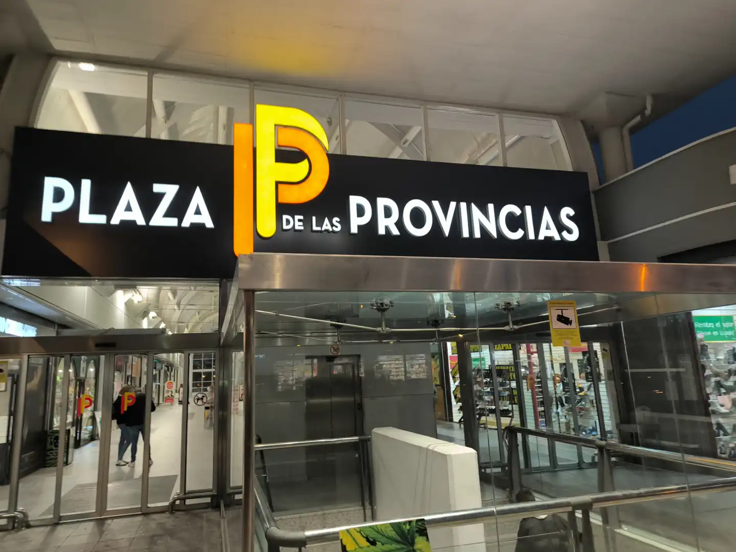 Local de lloguer en Fuenlabrada amb Aire condicionat, Parquet i Alarma