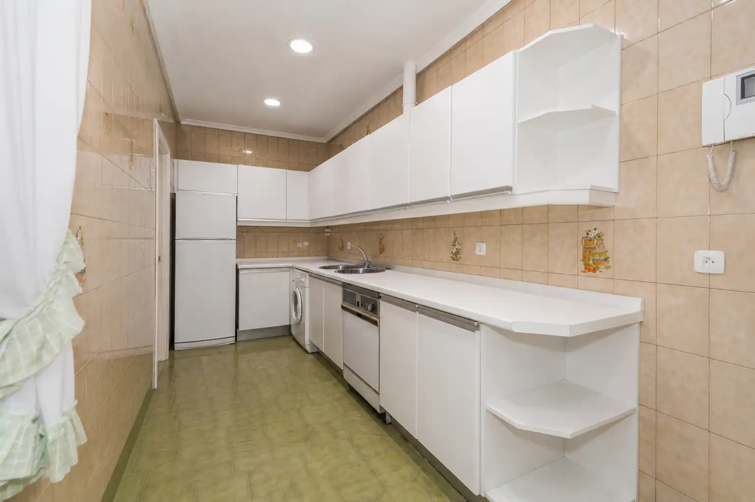 Cocina de Piso en venta en Madrid con Calefacción y Terraza