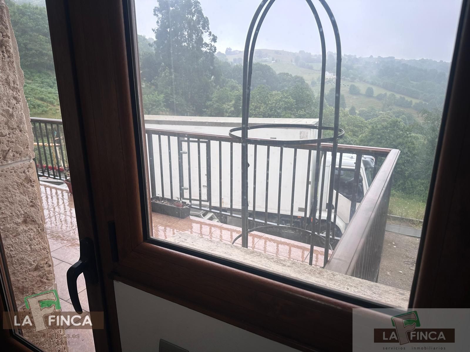 Balcony of House or chalet for sale in Siero  with Heating, Terrace and Storage room