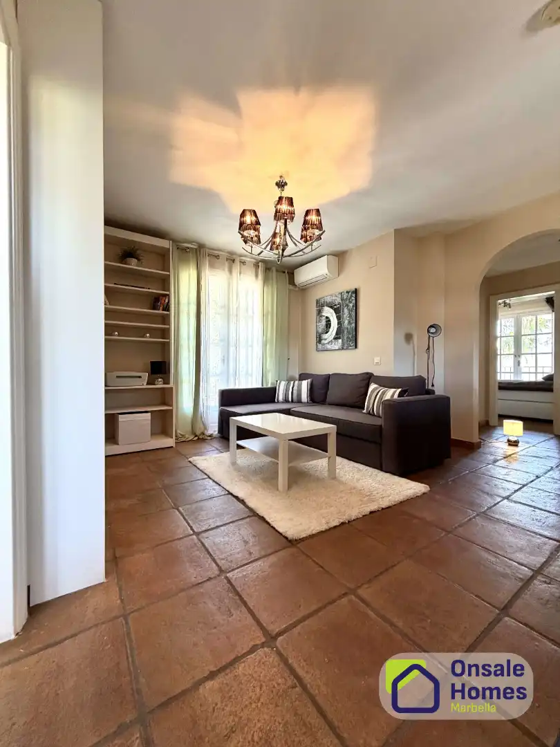 Living room of Houses for rent in Marbella  with Air Conditioner, Private garden and Terrace