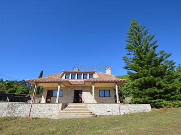 Villa mit Garten zum Verkauf in LUGAR A SALGOSA