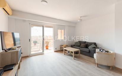 Living room of Apartment for sale in  Valencia Capital  with Air Conditioner, Heating and Balcony