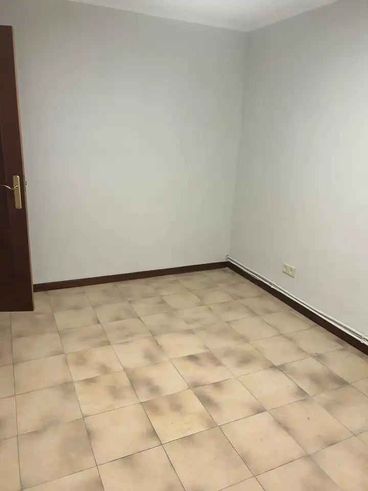 Piso de alquiler en Madrid con Calefacción, Amueblado y Se aceptan mascotas