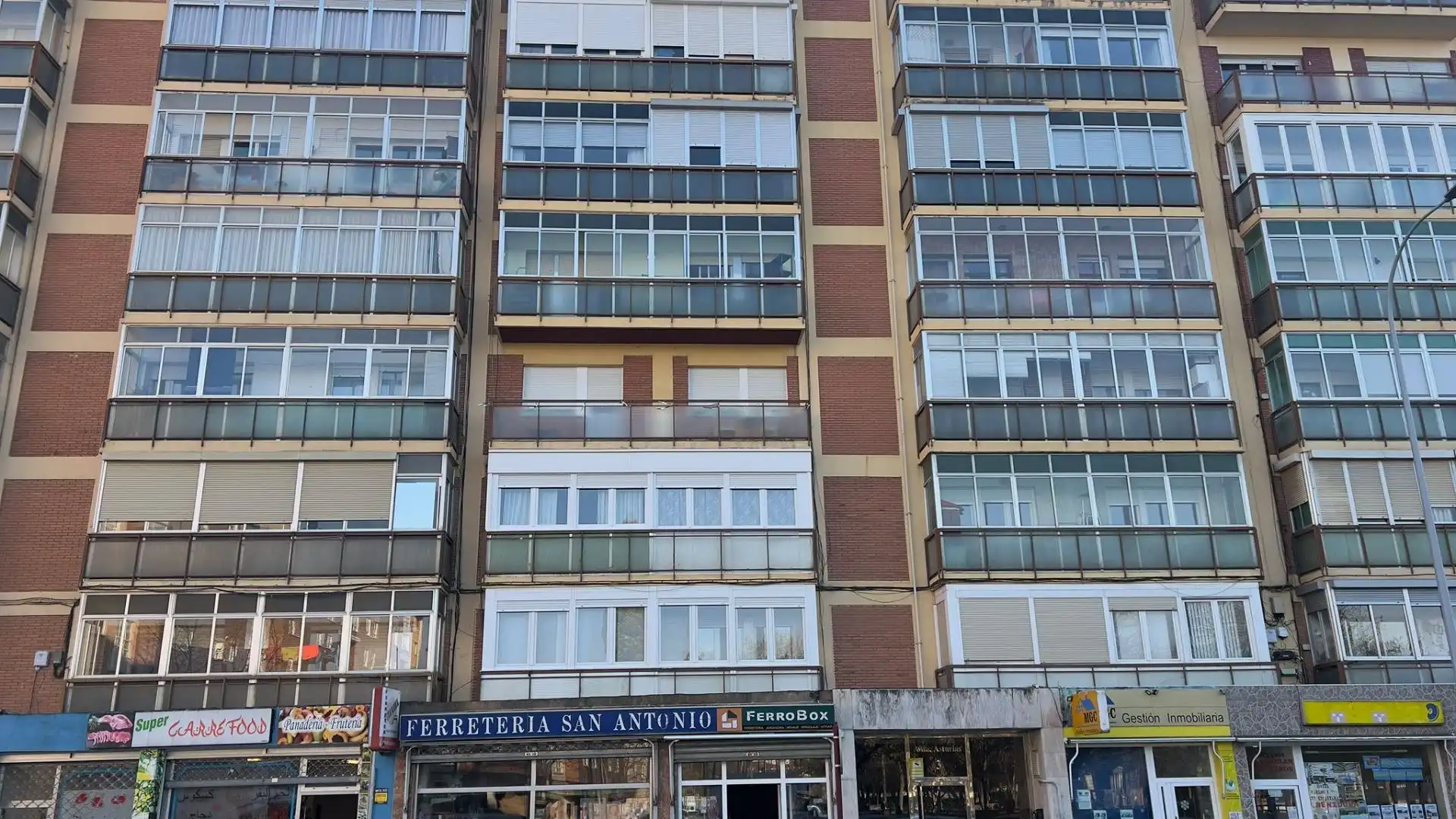 Vista exterior de Piso de alquiler en Palencia con Calefacción y Trastero