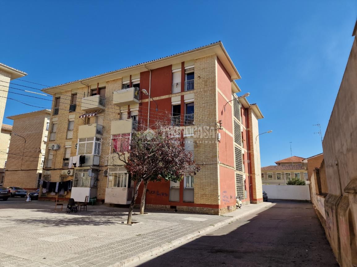 Exterior view of Flat for sale in  Huesca Capital  with Heating and Balcony