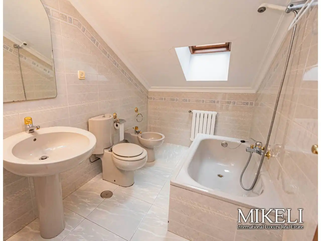 Baño de Casa o chalet en venta en Santillana del Mar con Calefacción, Jardín privado y Parquet