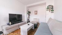 Living room of Flat for sale in  Madrid Capital