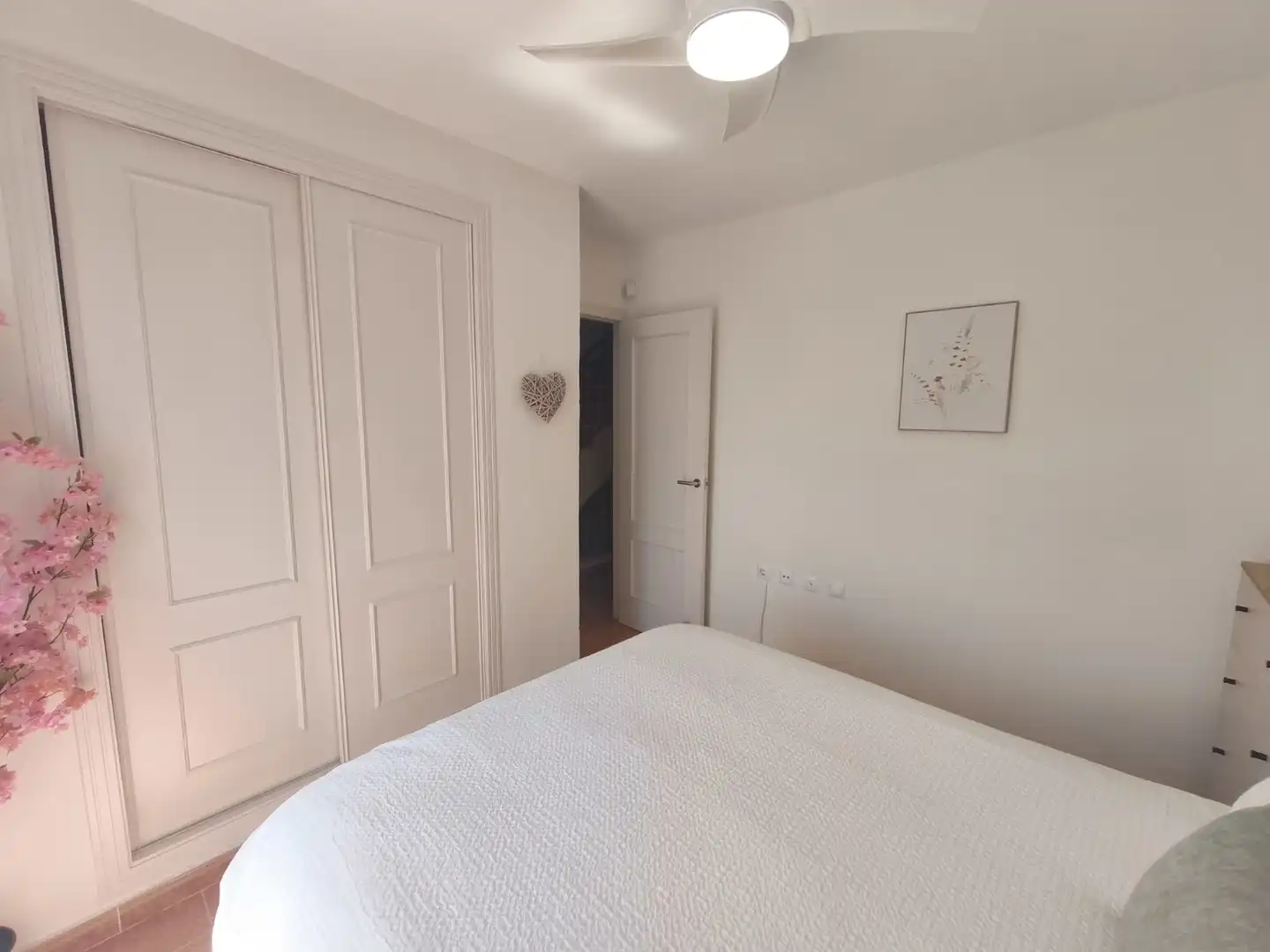 Habitación de Casa adosada en venta en Orihuela con Aire acondicionado, Piscina y Amueblado