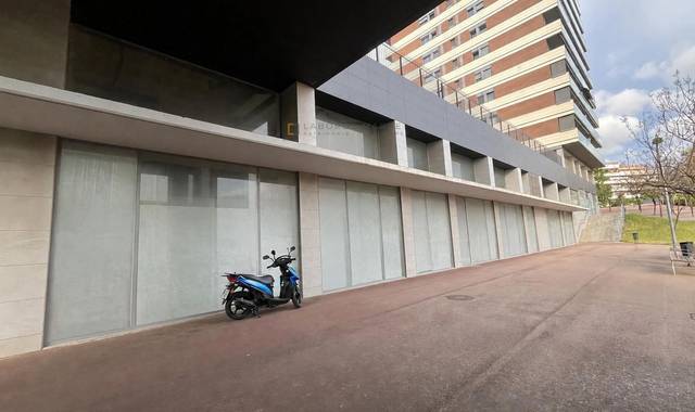 Local comercial en Alquiler en Ernest Lluch 1,  Cornellà de Llobregat en Fontsanta - Fatjó