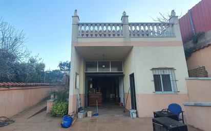 Vista exterior de Casa o xalet en venda en Els Pallaresos amb Aire condicionat, Terrassa i Piscina