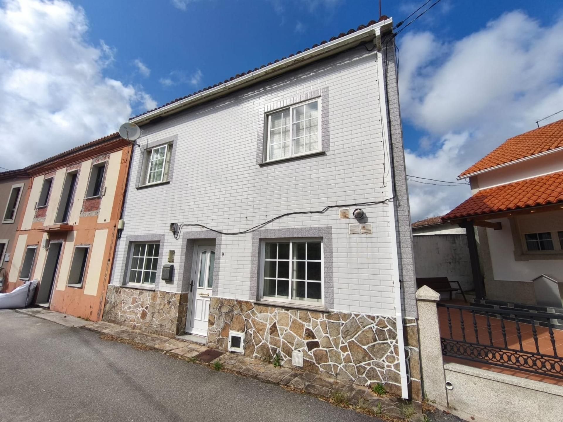 Exterior view of Single-family semi-detached for sale in A Pobra do Caramiñal  with Heating