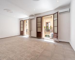 Wohnung zum verkauf in  Barcelona Capital mit Terrasse und Balkon