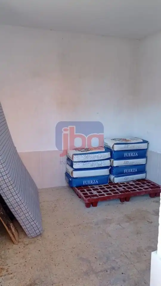 Locale commerciale in affitto a Coles, imagen 13