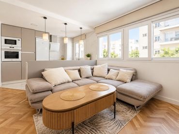 Piso con balcón en venta en Tetuán