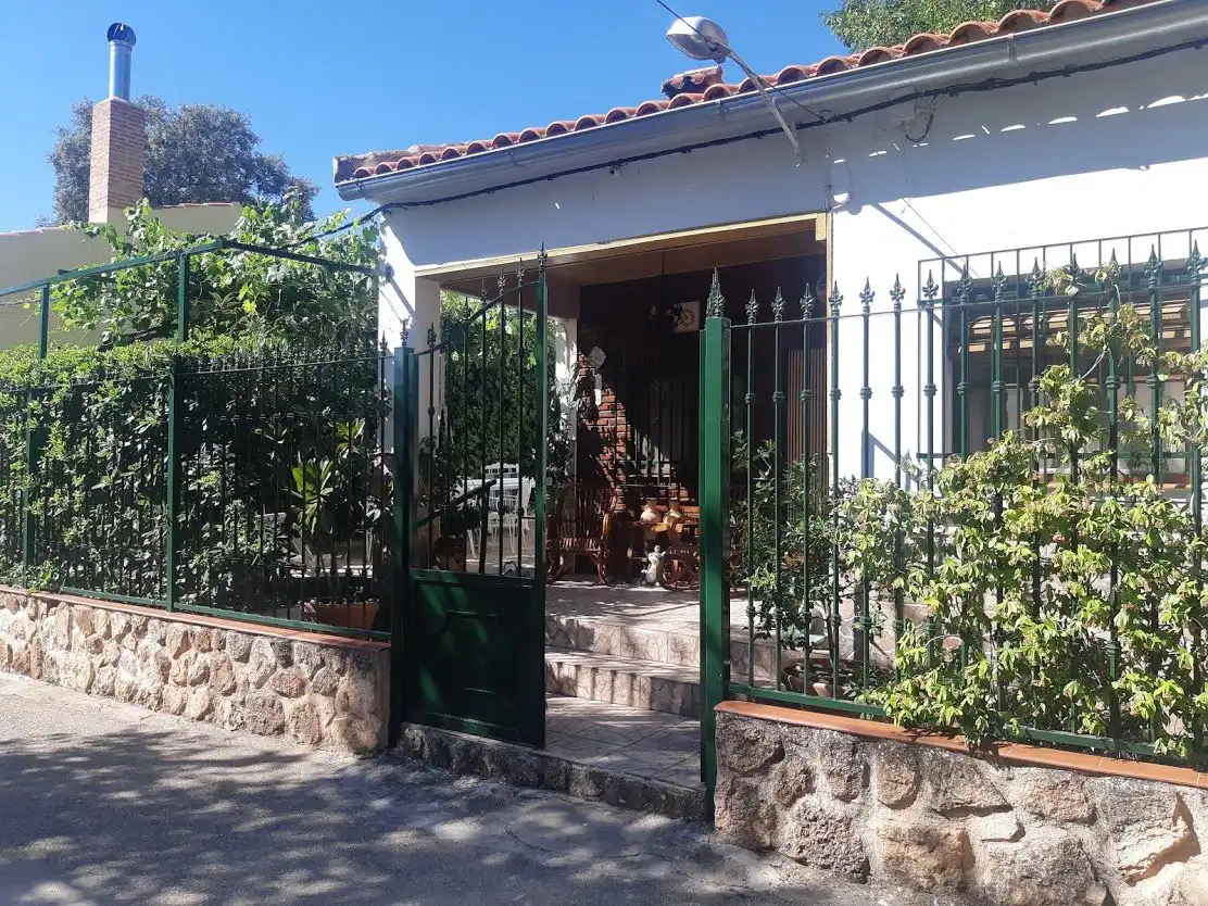 Vista exterior de Casa o chalet en venta en Valdepeñas con Aire acondicionado, Terraza y Trastero