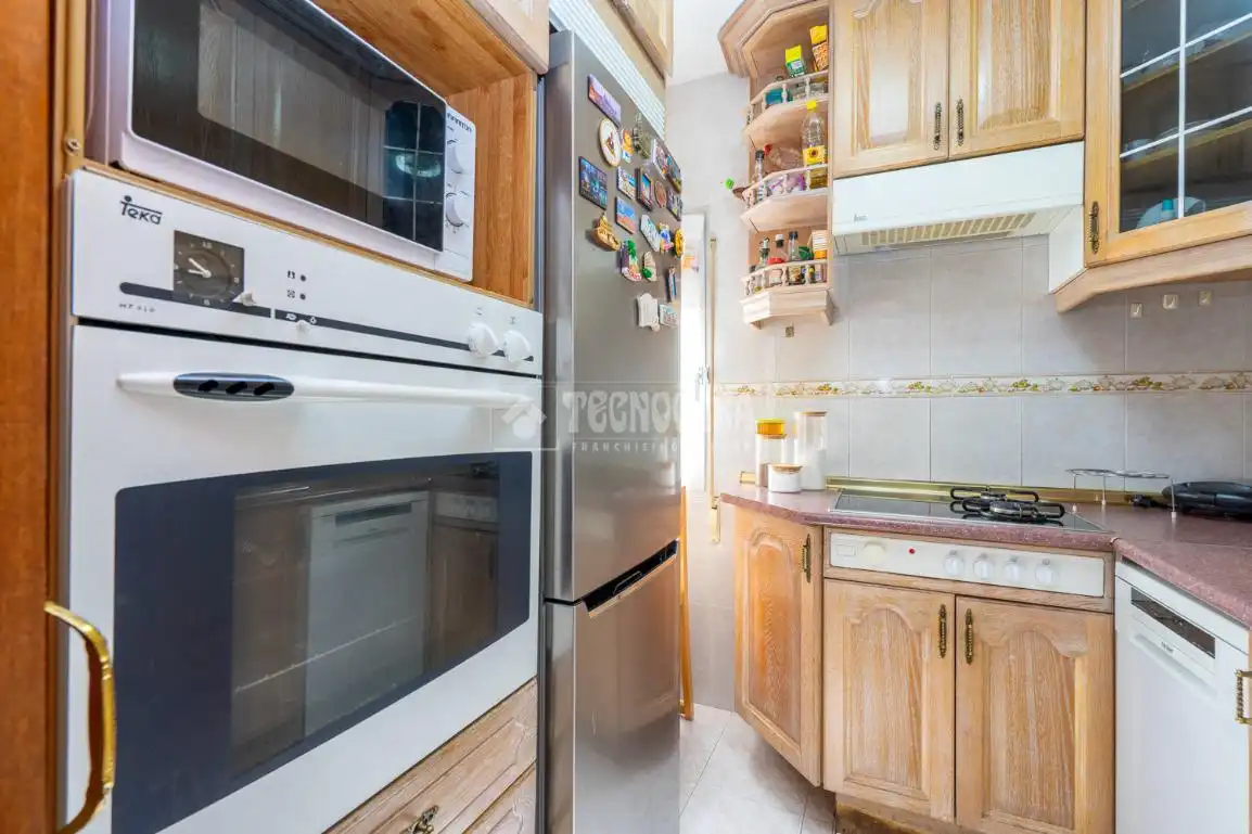 Cocina de Piso en venta en Coslada con Calefacción