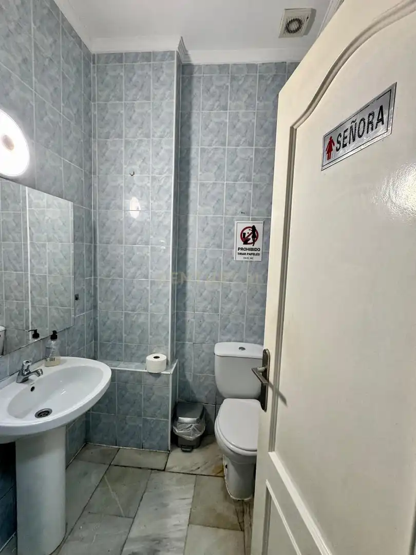 Local comercial en traspaso en Avenida Gamonal, Benalmádena, Spain, imagen 14