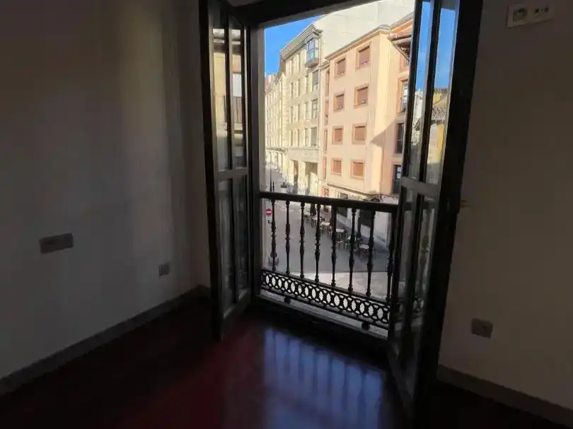 Terrasse von Wohnung zur Miete in Oviedo 