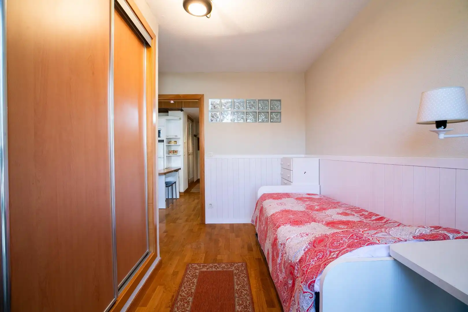 Schlafzimmer von Wohnung zum Verkauf in Aisa mit Heizung, Terrasse und Abstellraum