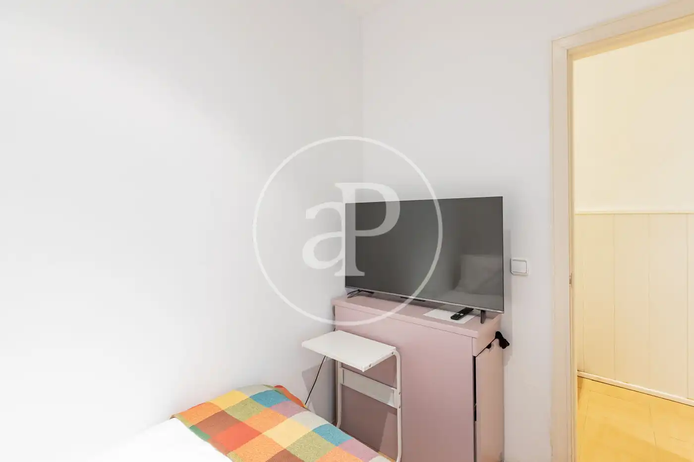 Habitación de Casa adosada en venta en Madrid con Aire acondicionado, Calefacción y Jardín privado