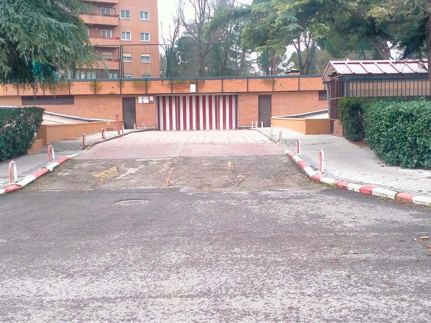 Parking of Garage to rent in  Madrid Capital