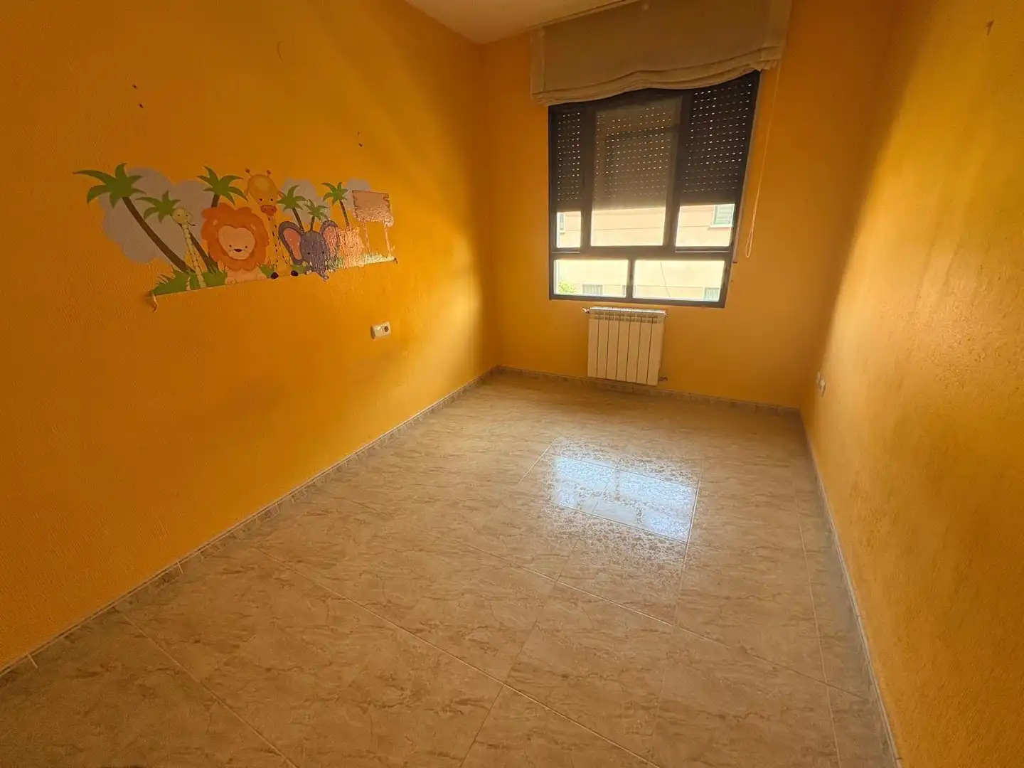 Habitación de Piso en venta en Almansa con Aire acondicionado, Calefacción y Jardín privado