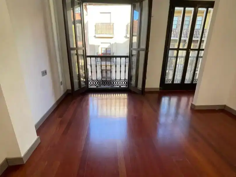 Terrasse von Wohnung zur Miete in Oviedo 