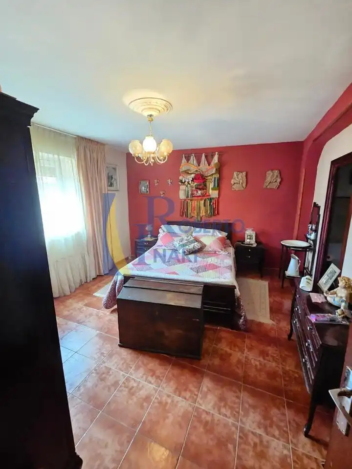 Dormitori de Casa o xalet en venda en Valdemora amb Jardí privat