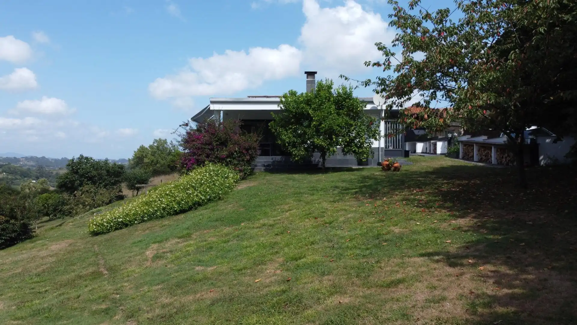 Vista exterior de Casa o chalet en venta en Siero con Calefacción, Jardín privado y Terraza