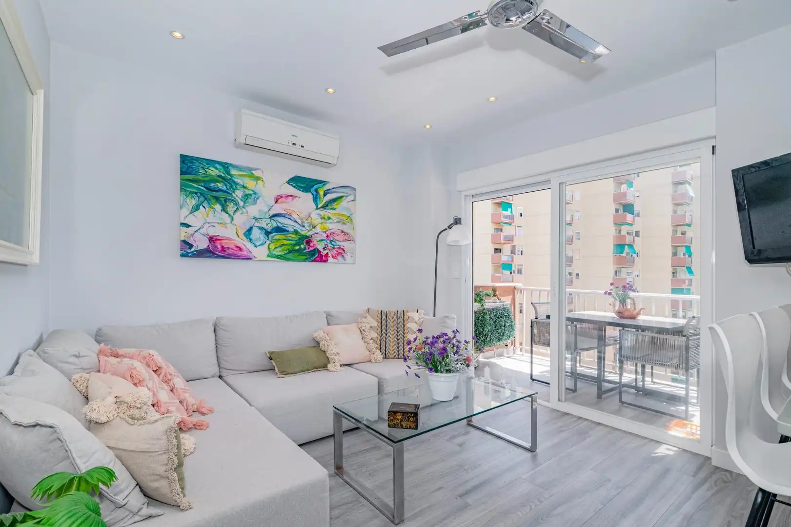 Apartamento con piscina en venta en Paseo REINA SOFIA 3, imagen 5