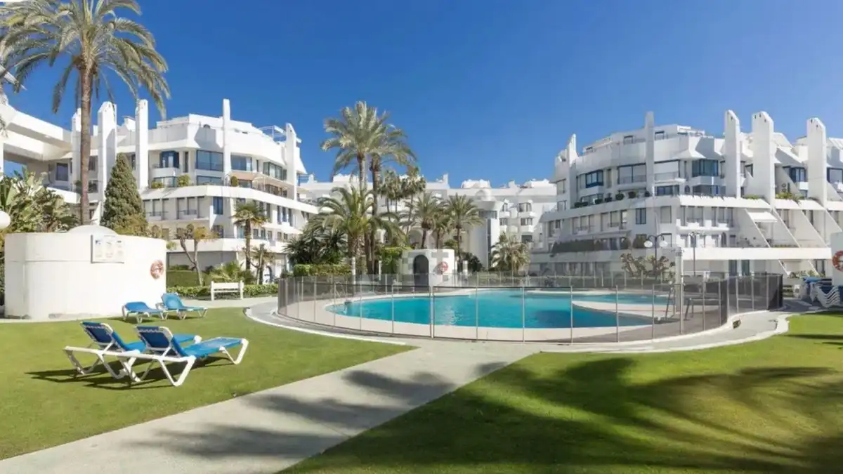 Vista exterior de Dúplex en venda en Marbella amb Aire condicionat, Calefacció i Terrassa