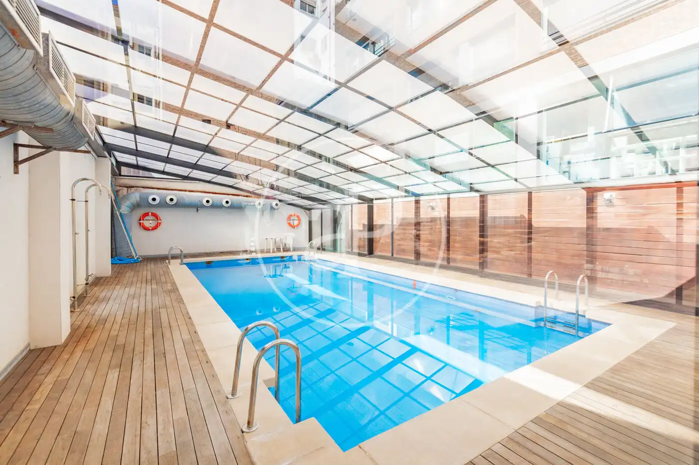 Schwimmbecken von Wohnung zum Verkauf in Madrid mit Klimaanlage, Heizung und Gemeinschaftspool