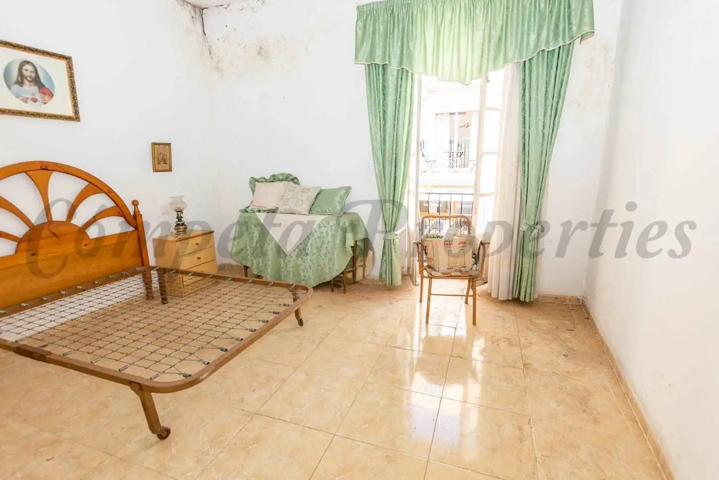 Sala d'estar de Casa o xalet en venda en Nerja amb Jardí privat, Terrassa i Balcó