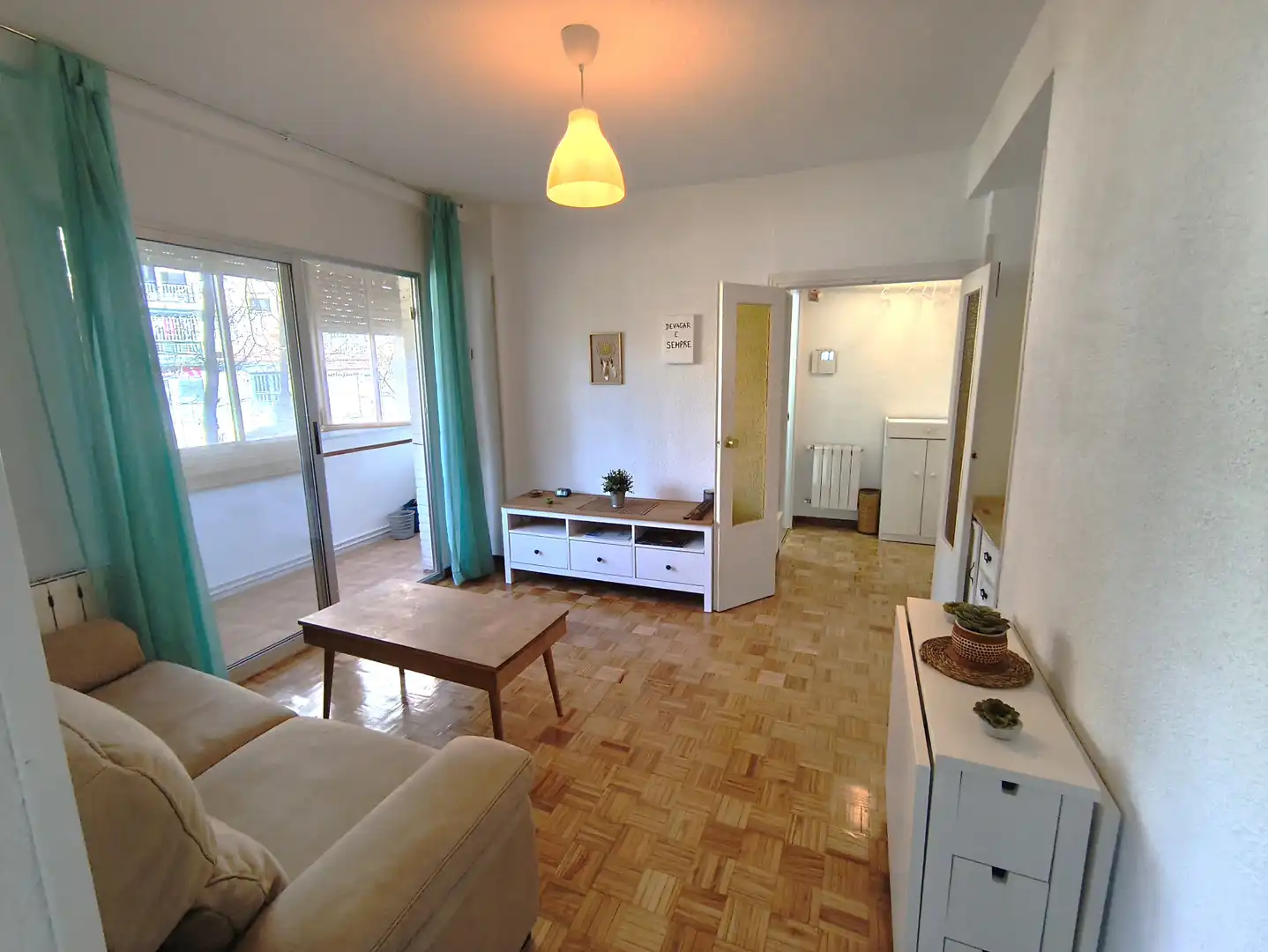 Sala d'estar de Pis de lloguer en  Madrid Capital amb Aire condicionat, Calefacció i Moblat