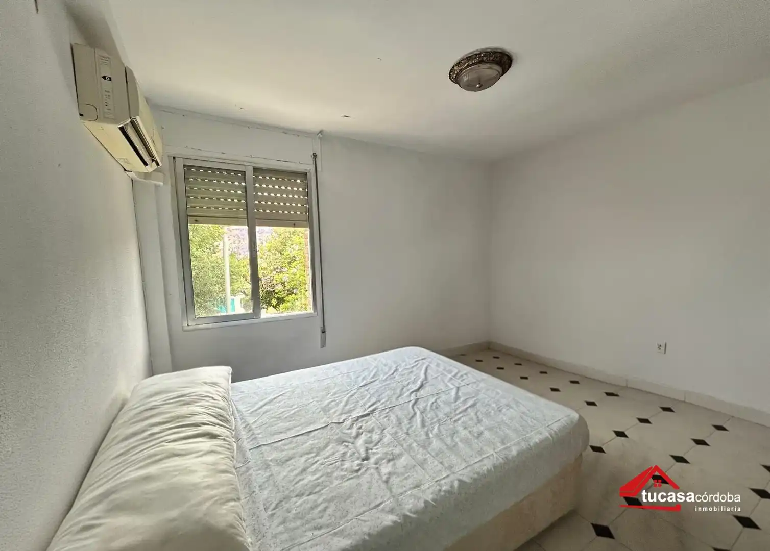 Schlafzimmer von Wohnung zum Verkauf in Córdoba mit Klimaanlage, Abstellraum und Möbliert