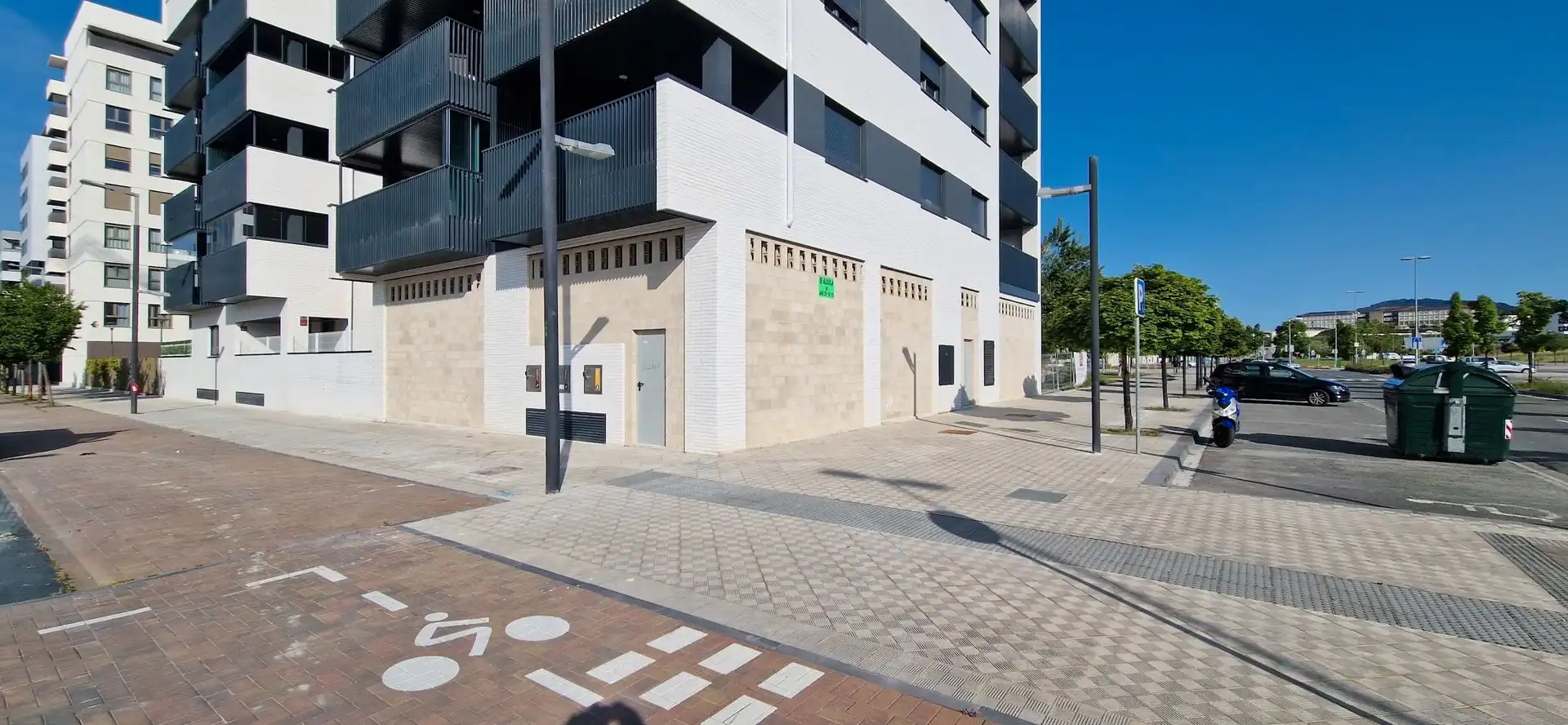 Local comercial de lloguer a Calle Valle de Egüés 2295, imagen 3