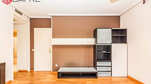 Foto 3 de Piso en venta en Calle Soldado José María Rey, San Isidro, Madrid