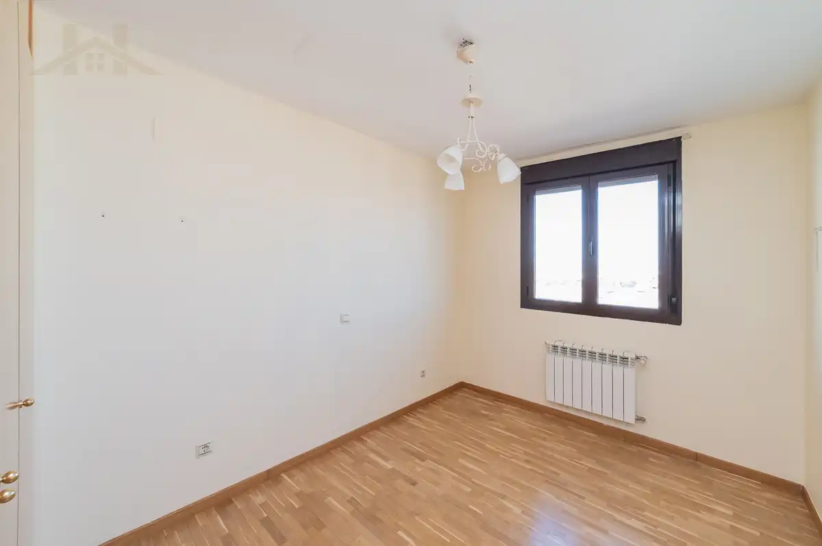 Habitación de Ático en venta en Arroyomolinos (Madrid) con Aire acondicionado, Calefacción y Jardín privado
