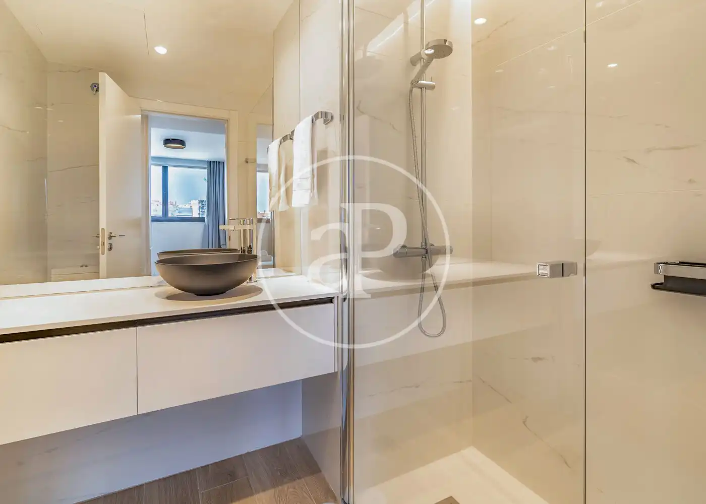 Bathroom of Flat for rent in Madrid  with Air Conditioner, Heating and Furnished