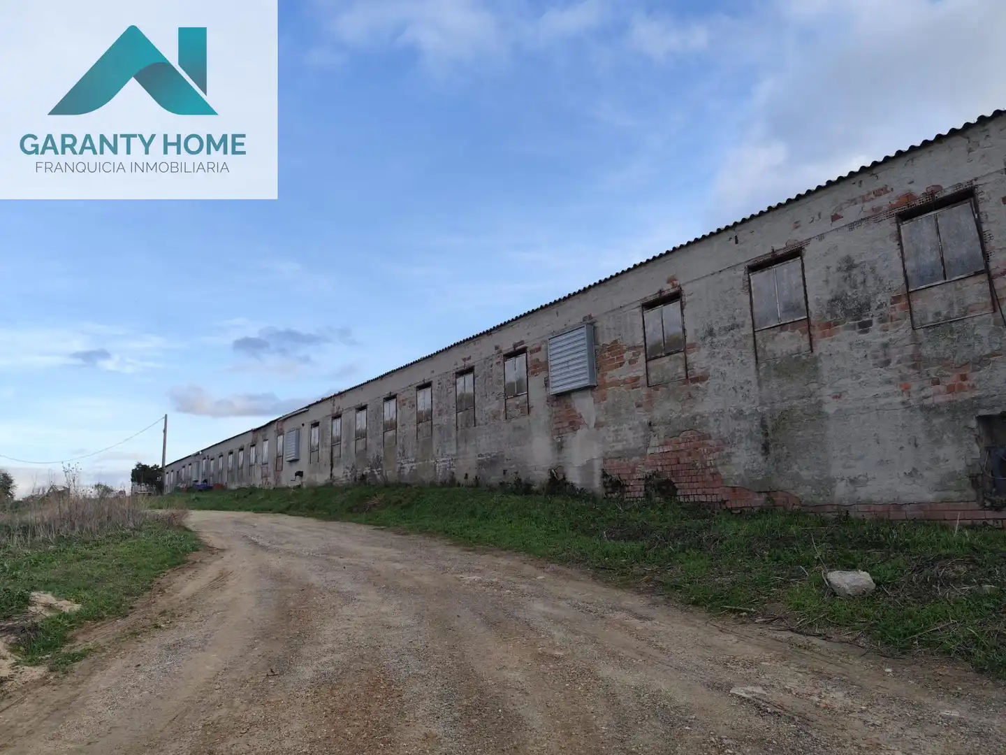 Vista exterior de Nau industrial en venda en Recas