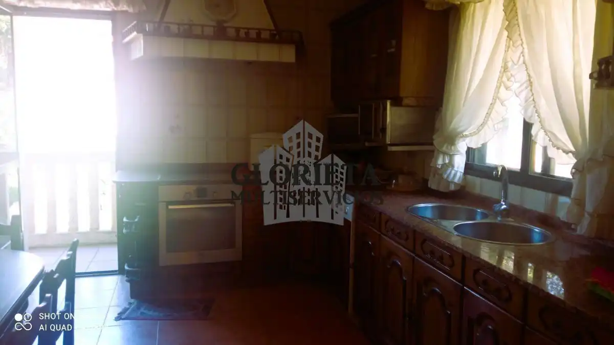 Cuina de Casa o xalet en venda en Nigrán amb Calefacció, Parquet i Terrassa