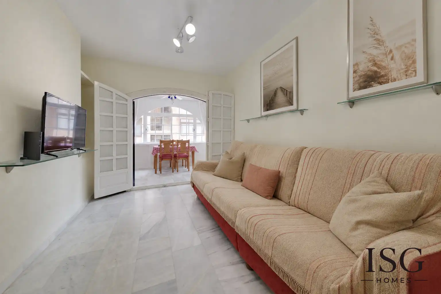 Sala de estar de Apartamento en venta en Torrevieja con Trastero, Balcón y Piscina comunitaria