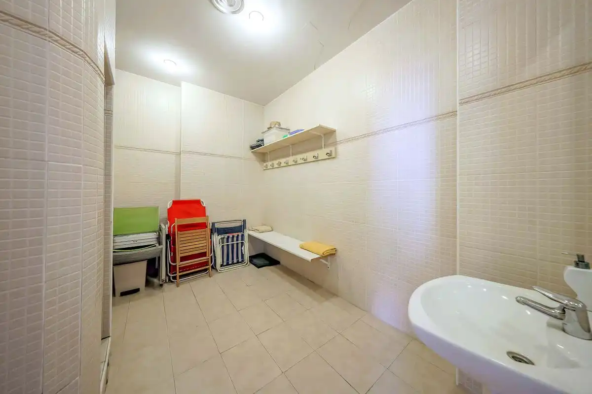 Flat with pool for sale in C. de Américo Castro, imagen 37