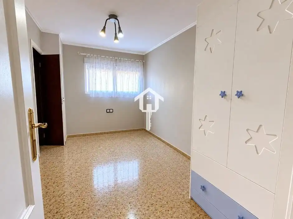 Dormitori de Pis en venda en Alicante / Alacant amb Aire condicionat, Terrassa i Moblat