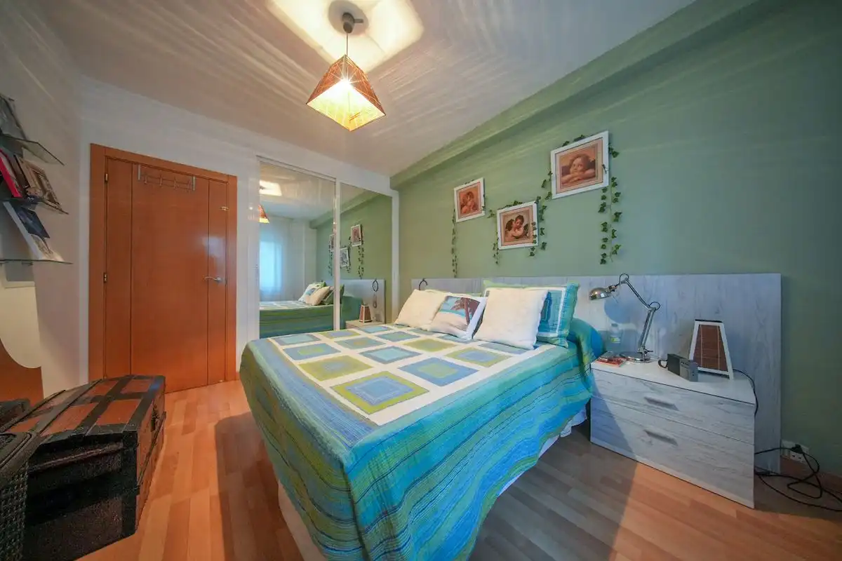Habitación de Planta baja en venta en Móstoles con Calefacción, Jardín privado y Terraza